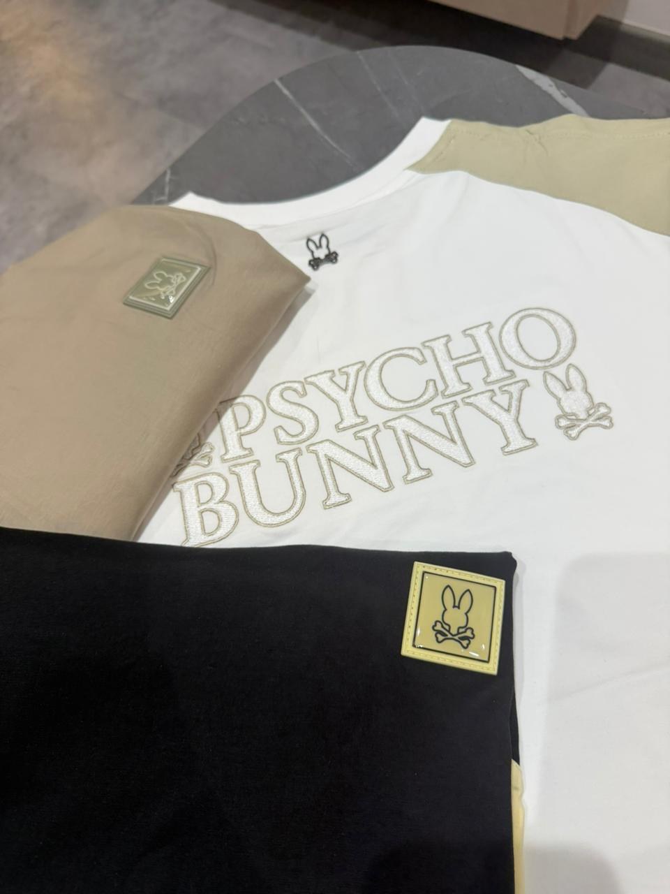 Camiseta Psycho Bunny 3D Embroidered Back & Silicone Chest Patch