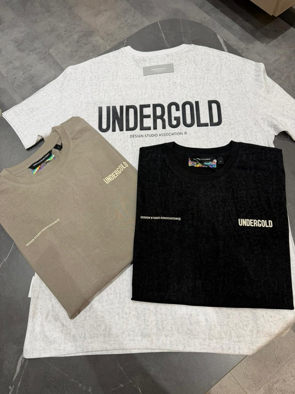 Camiseta UNDERGOLD Studio Association Minimal Monogram Front/Back